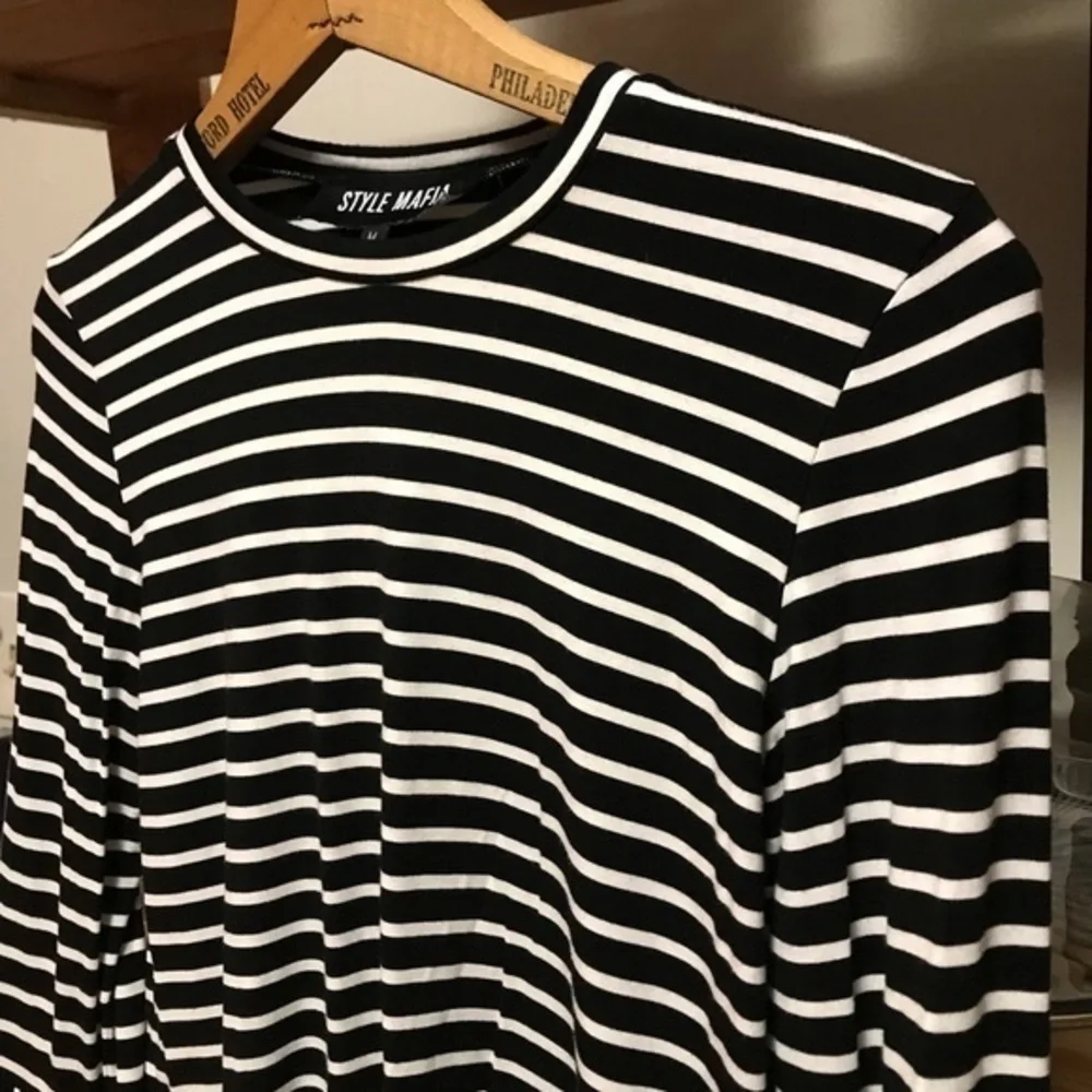 Style Mafia Black White Stripe Poppy Bell Sleeve Shirt Medium - Picture 9 of 12
